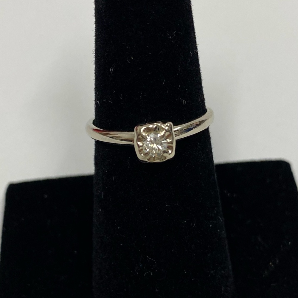 14K White Gold Diamond Engagement Ring Size 6.75 w/ the Appraisal (COA)